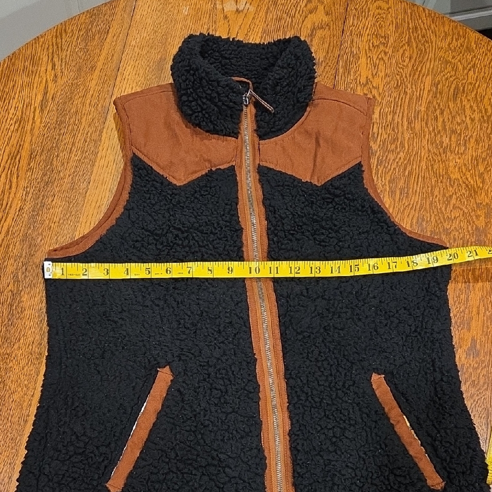 Cruel Women's Sherpa Vest Size Large - Picture 4 of 9